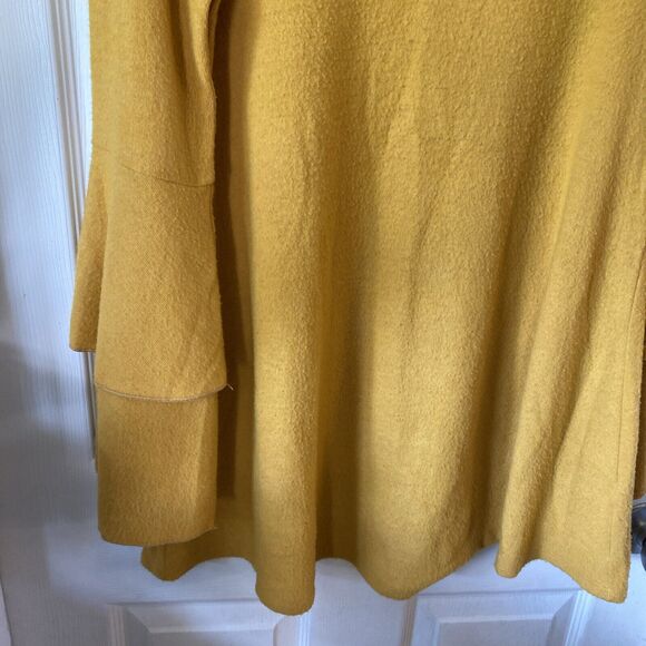 Chris & Carol Sweater Women’s Size M Goldenrod Long Sleeve Flared Layered Sleeve - Picture 5 of 12